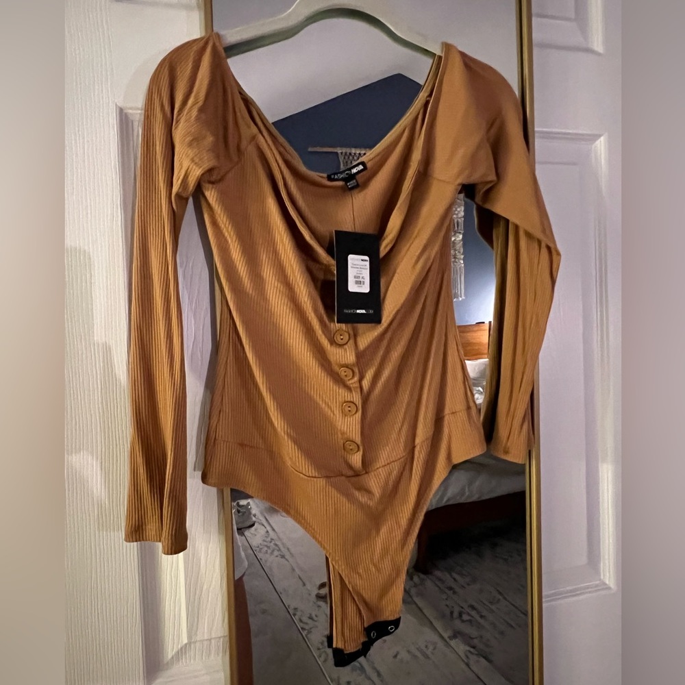 Fashion Nova NWT bodysuit size XL (runs small)